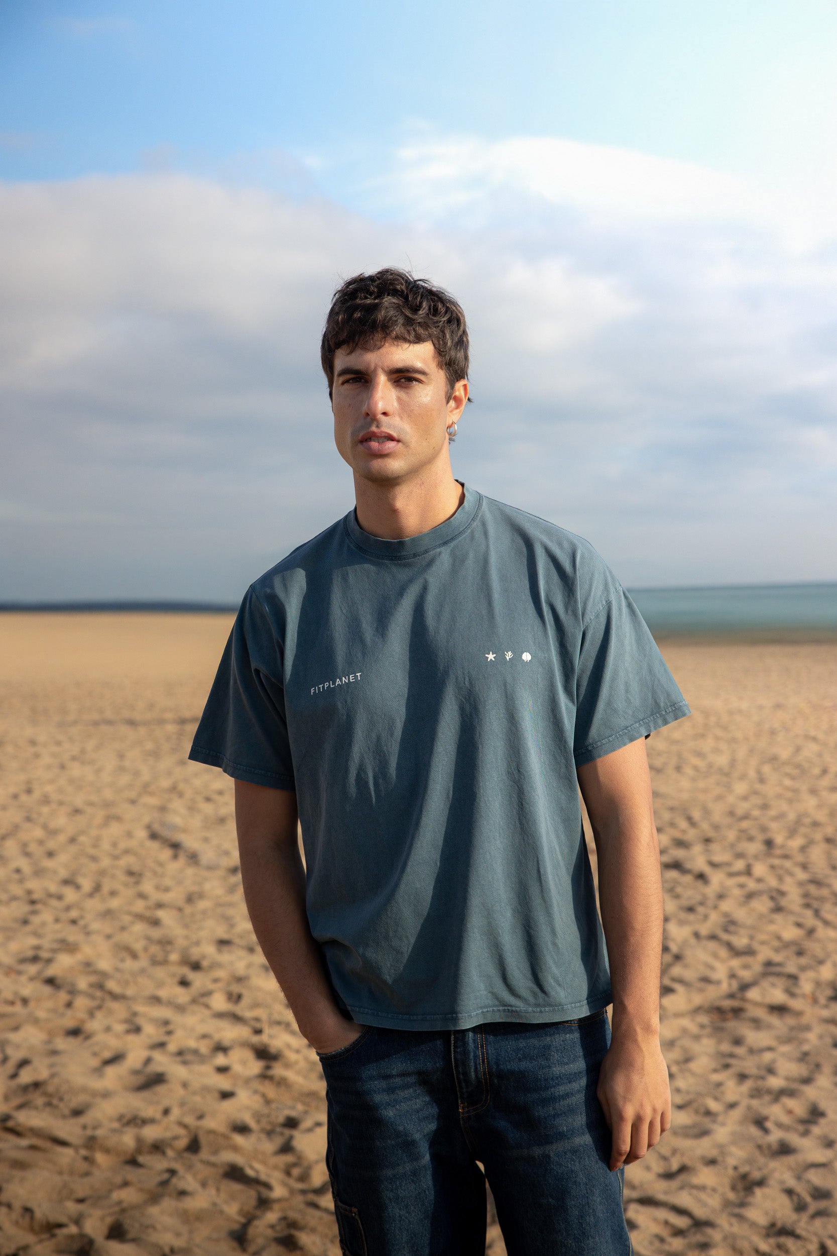 Camiseta Essential – Azul profundo