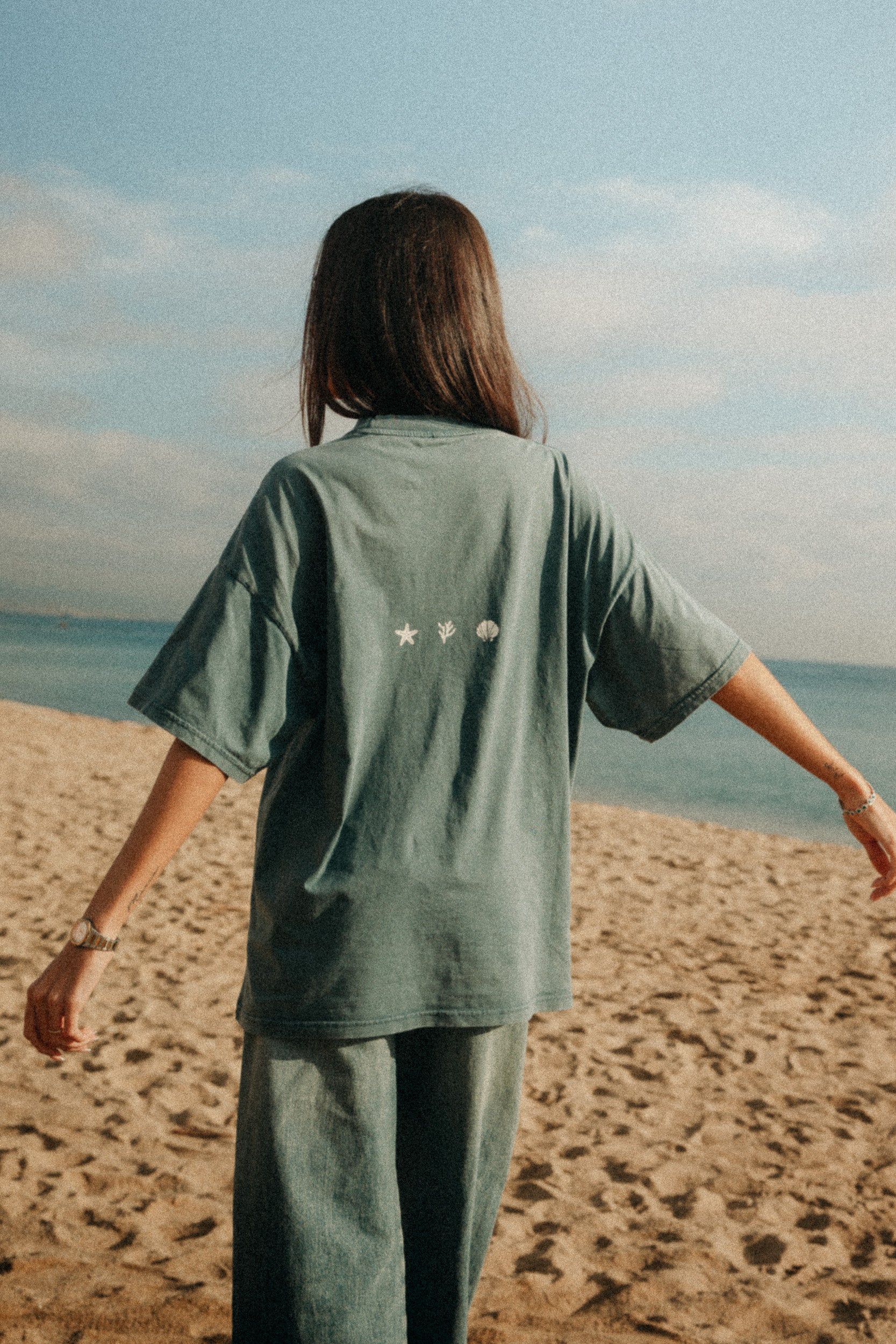 Camiseta Essential – Azul profundo