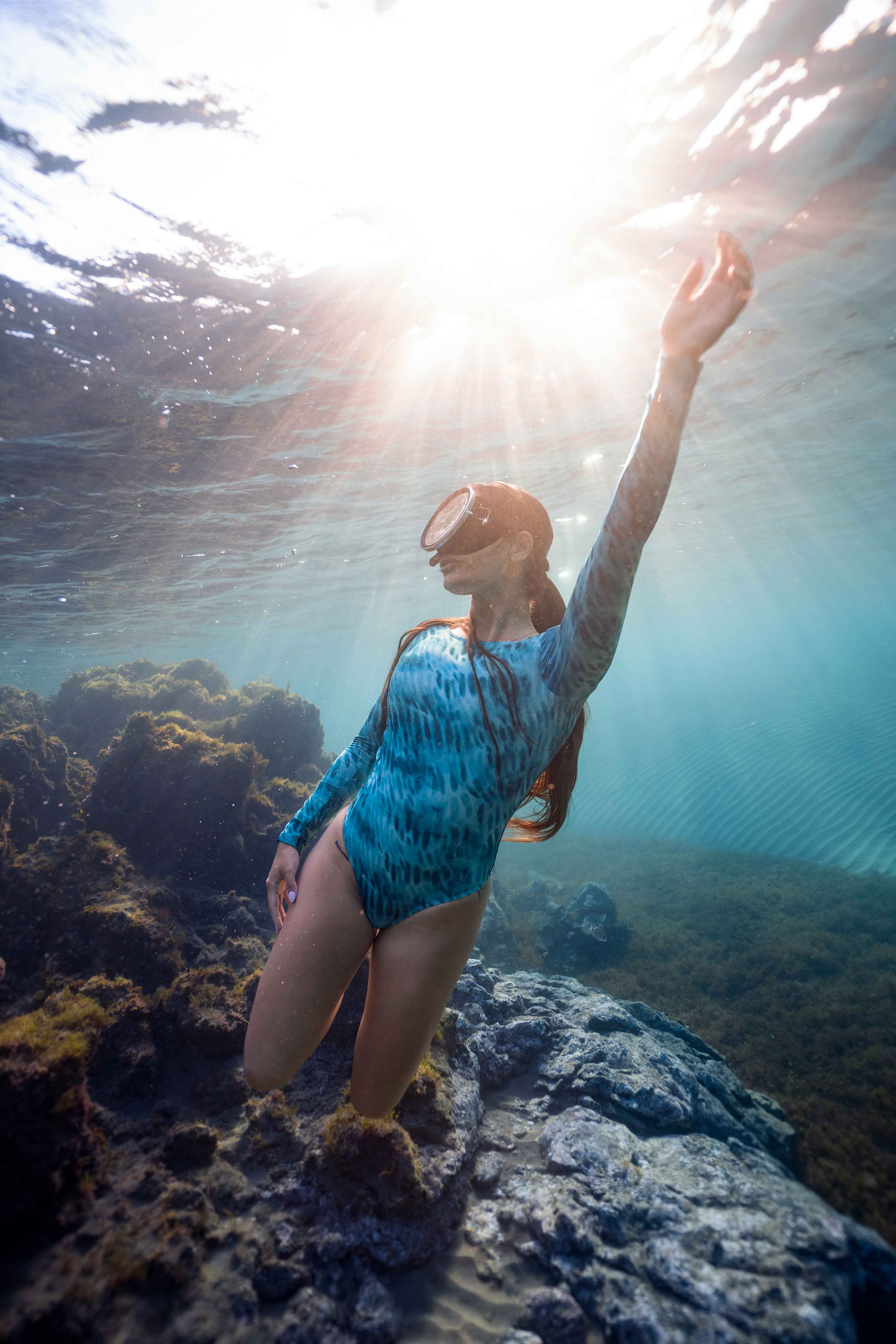 Bañador Surf Tiburón Tigre (Espalda abierta) - Tonos Turquesas