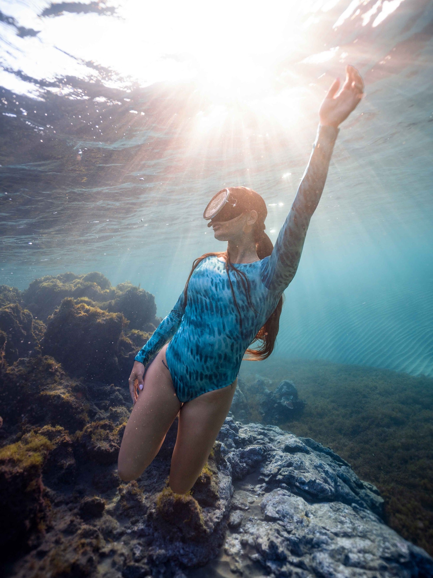 Maillot de bain Surf Requin Tigre (Dos ouvert) - Tons Turquoises
